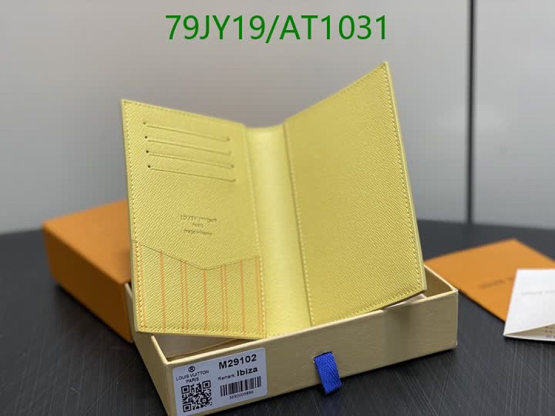 LV-WalletsMirror Quality Code: AT1031 $: 79USD