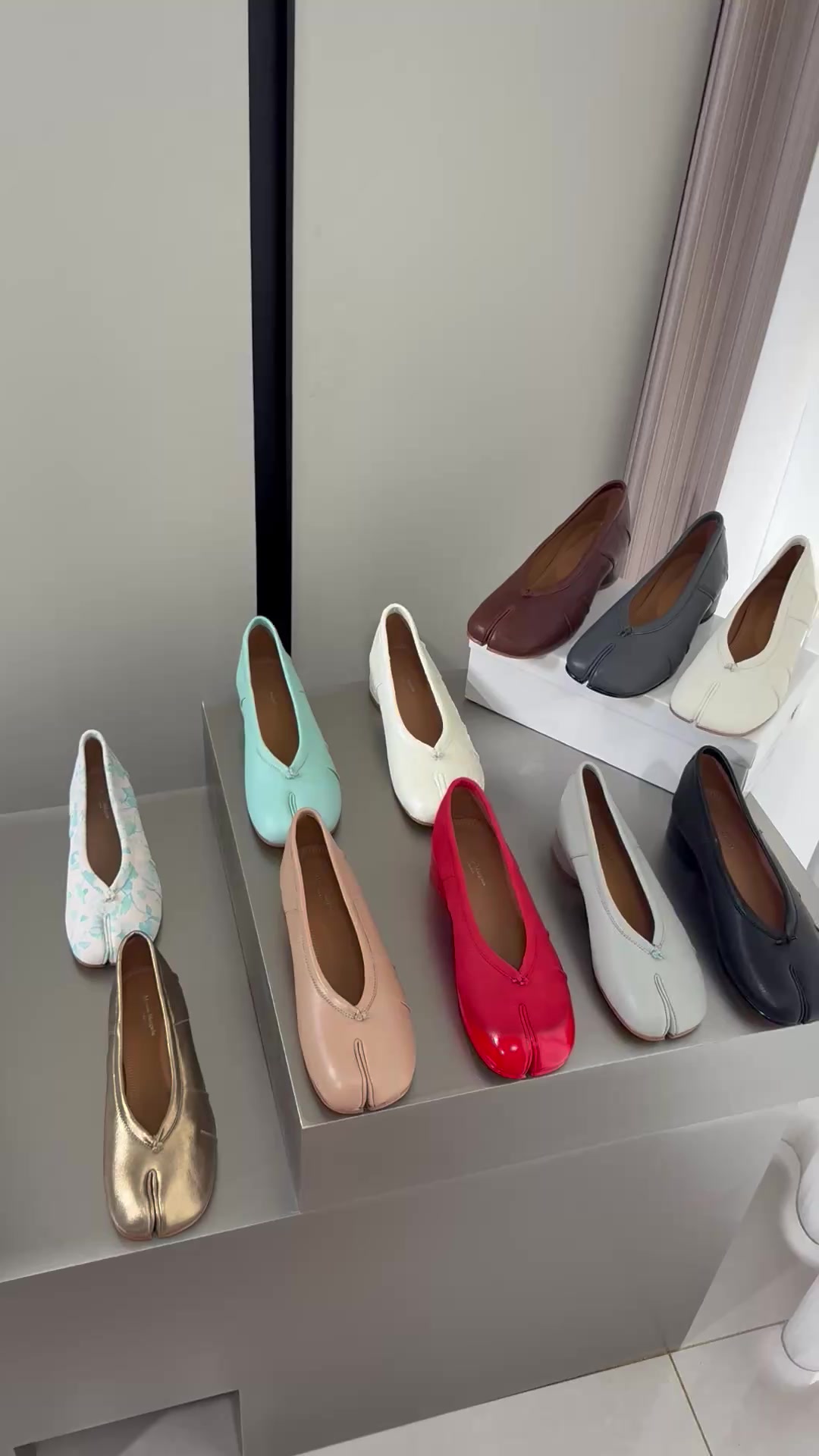 MM6-Women Shoes Code: ZZX041 $: 139USD
