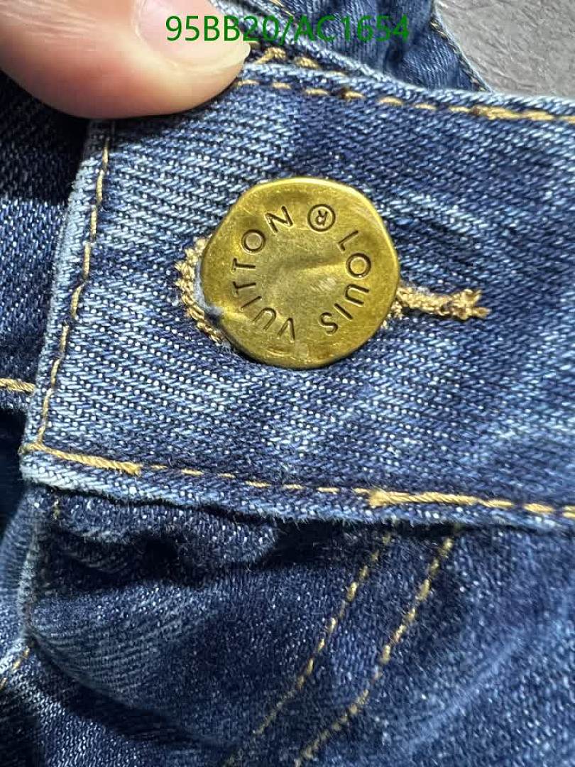 LV-Clothing Code: AC1654 $: 95USD