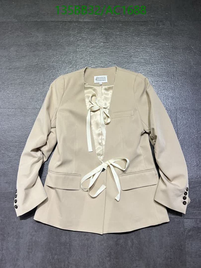 MM6-Clothing Code: AC1688 $: 135USD