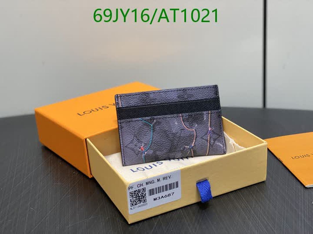 LV-WalletsMirror Quality Code: AT1021 $: 69USD