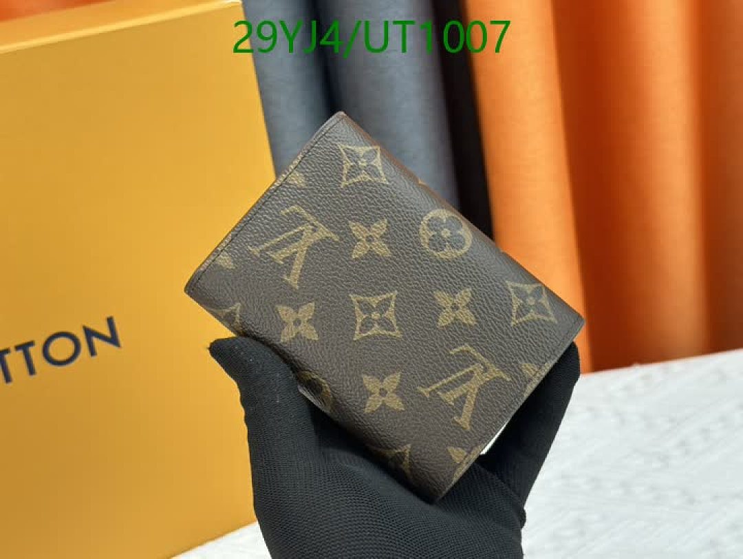 LV-Wallets-4A Quality Code: UT1007 $: 29USD