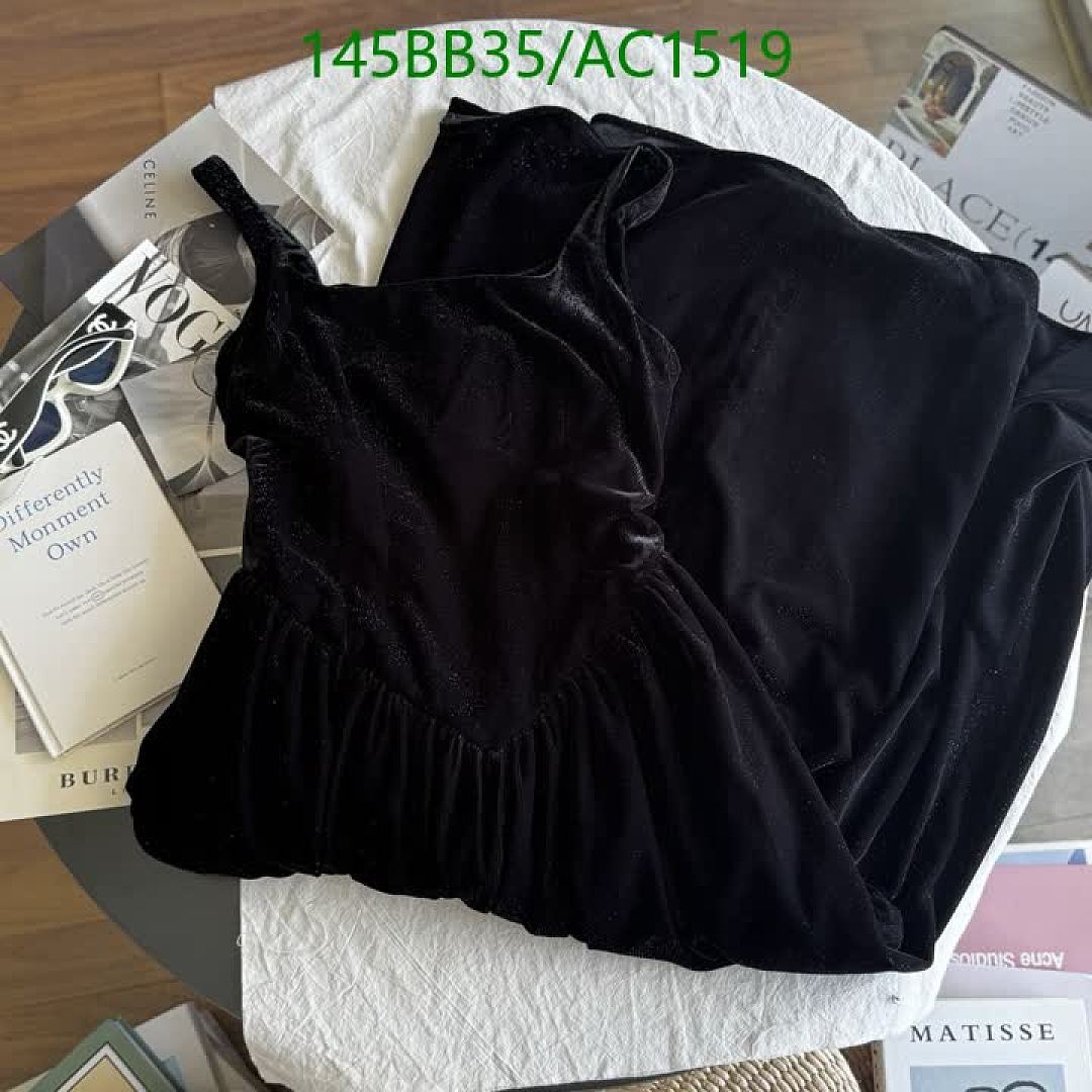Burberry-Clothing Code: AC1519 $: 145USD