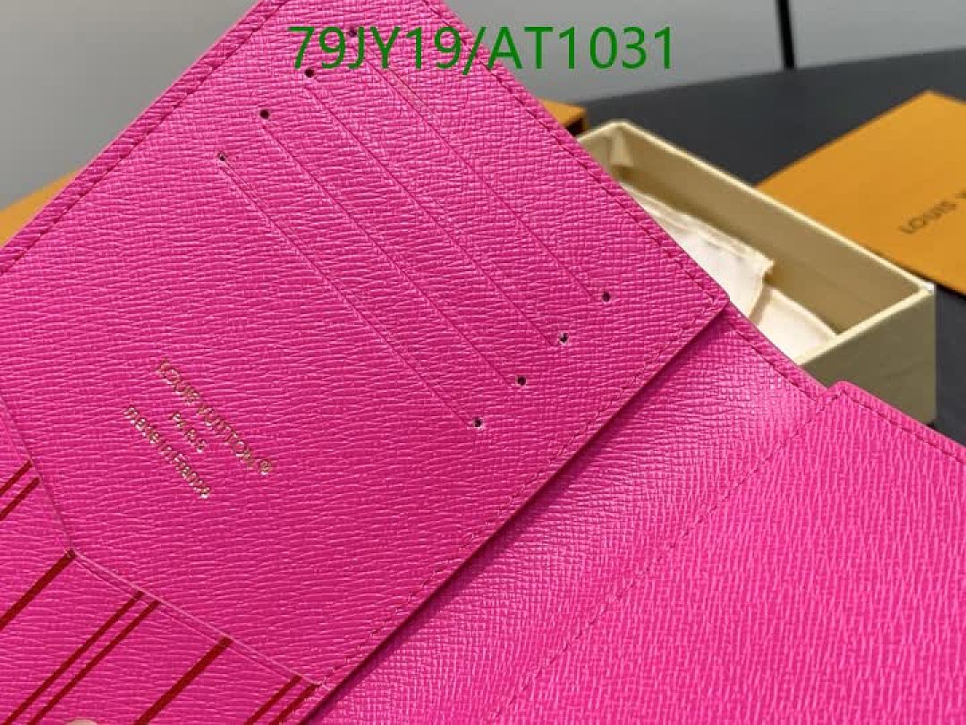 LV-WalletsMirror Quality Code: AT1031 $: 79USD