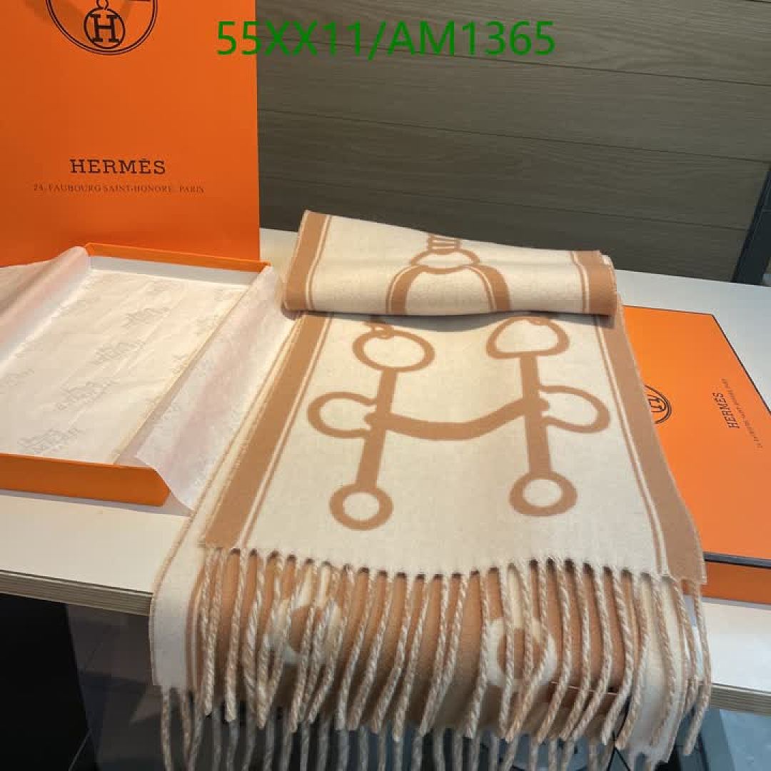 Hermes-Scarves Code: AM1365 $: 55USD