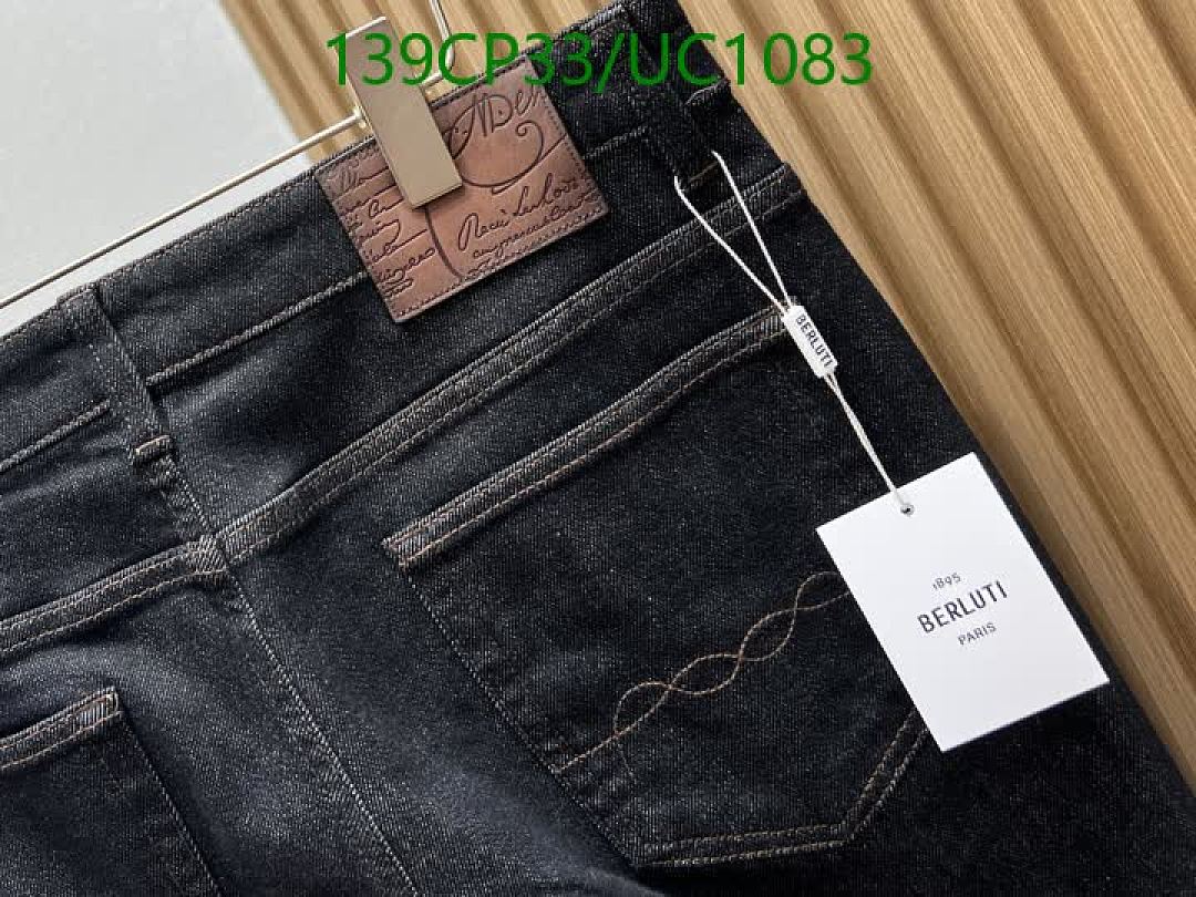 Burberry-Clothing Code: UC1083 $: 139USD