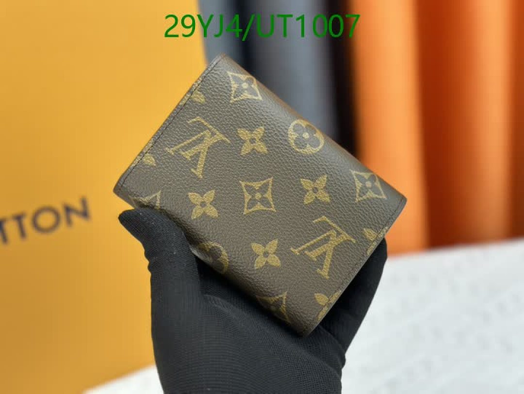 LV-Wallets-4A Quality Code: UT1007 $: 29USD