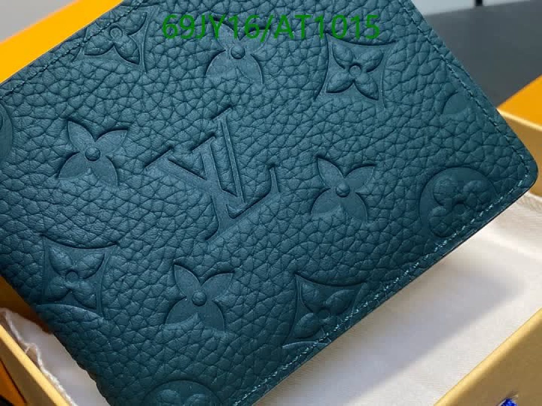 LV-WalletsMirror Quality Code: AT1015 $: 69USD