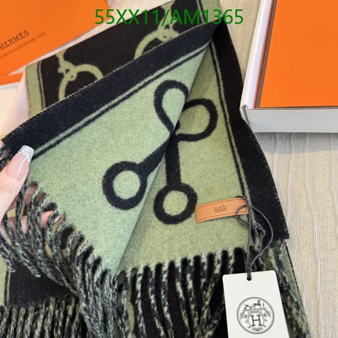 Hermes-Scarves Code: AM1365 $: 55USD