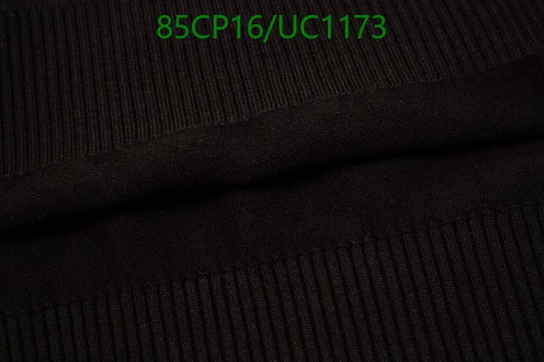 Moncler-Clothing Code: UC1173 $: 85USD