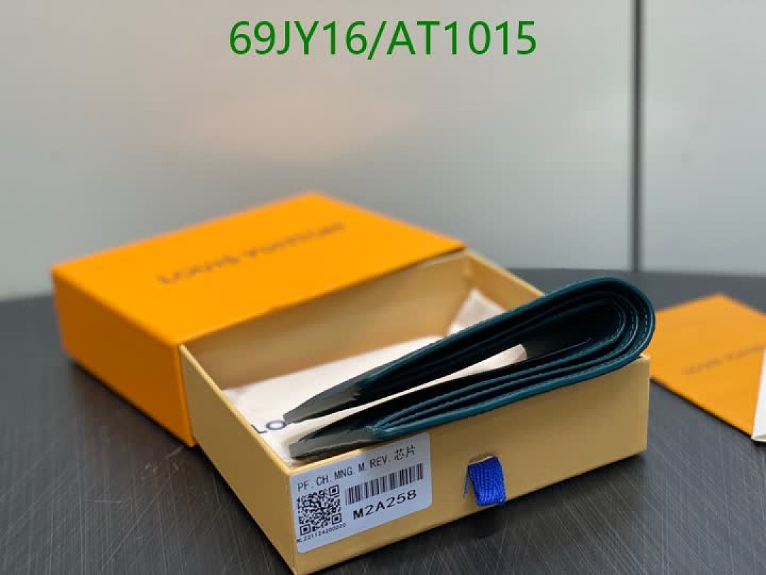 LV-WalletsMirror Quality Code: AT1015 $: 69USD