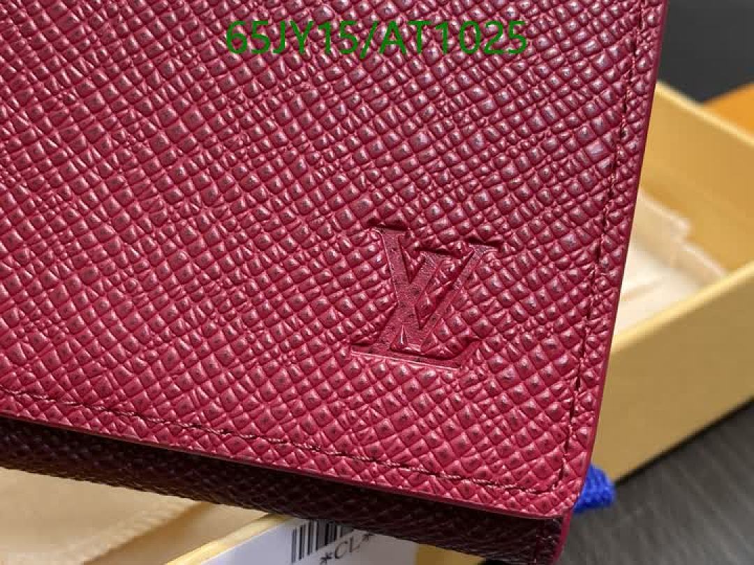 LV-WalletsMirror Quality Code: AT1025 $: 65USD