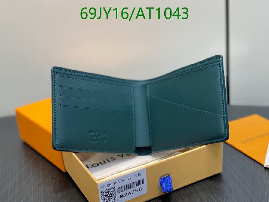 LV-WalletsMirror Quality Code: AT1043 $: 69USD