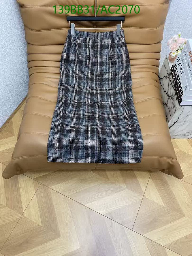 Valentino-Clothing Code: AC2070 $: 139USD
