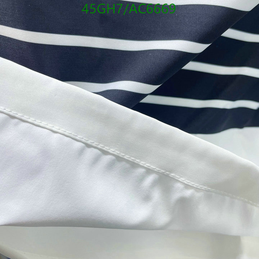 Burberry-Clothing Code: AC6669 $: 45USD
