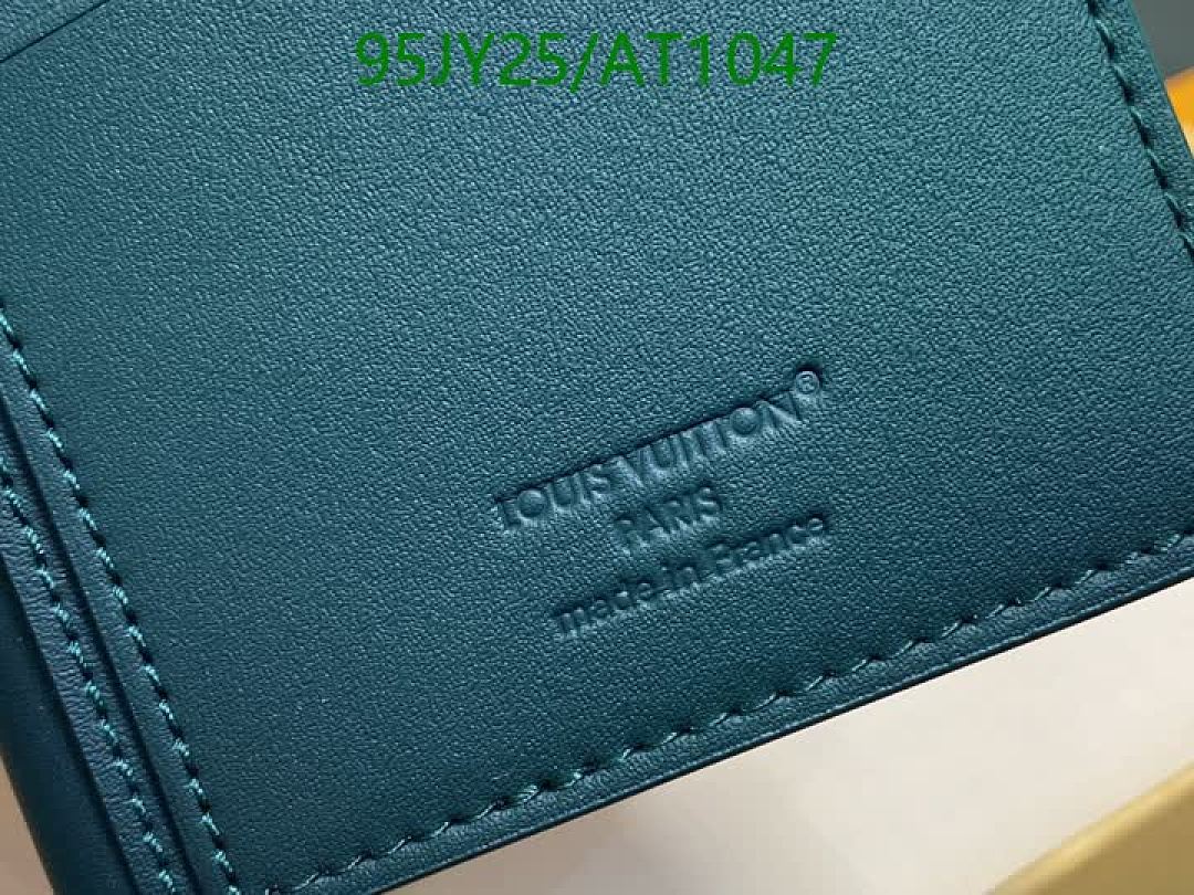 LV-WalletsMirror Quality Code: AT1047 $: 95USD