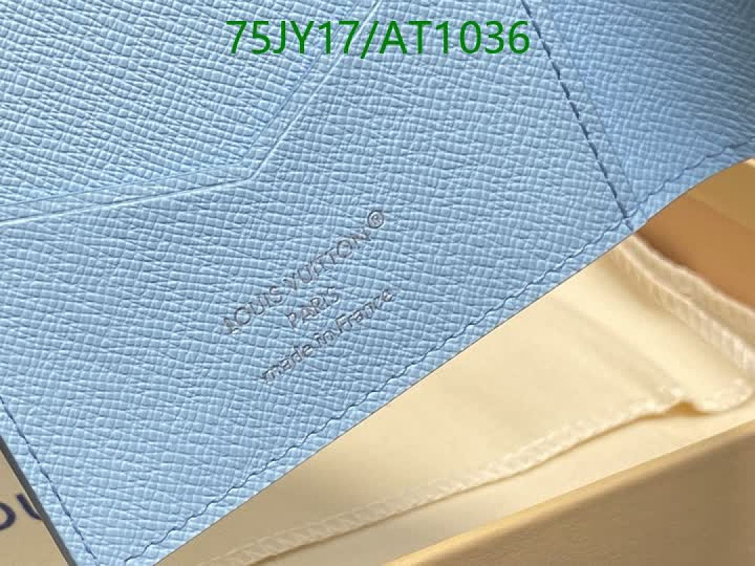 LV-WalletsMirror Quality Code: AT1036 $: 75USD