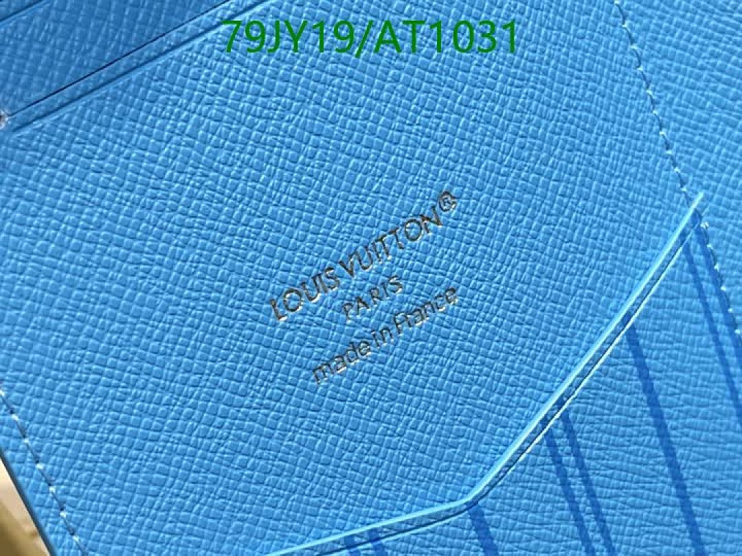 LV-WalletsMirror Quality Code: AT1031 $: 79USD