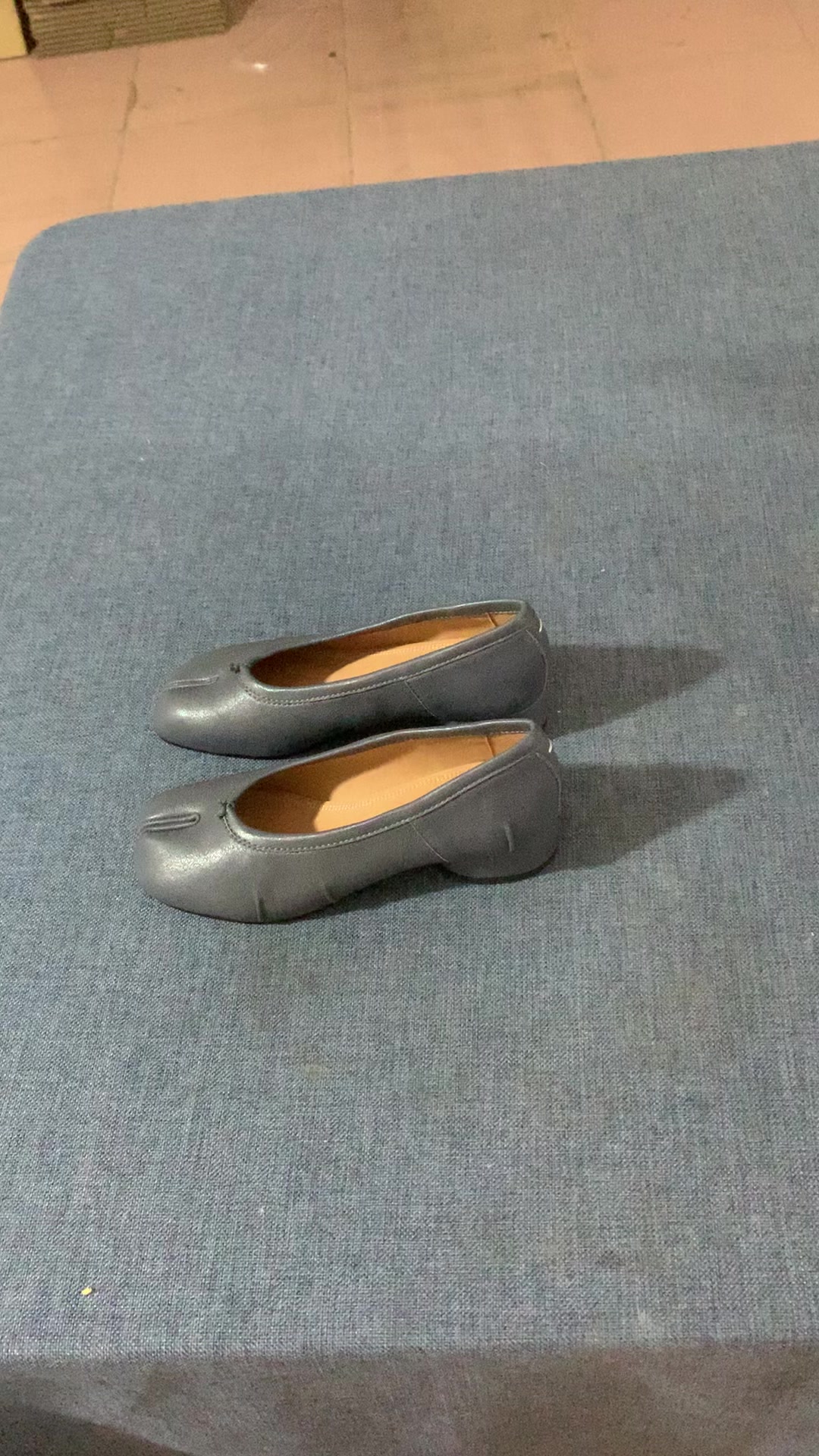 MM6-Women Shoes Code: ZZX041 $: 139USD