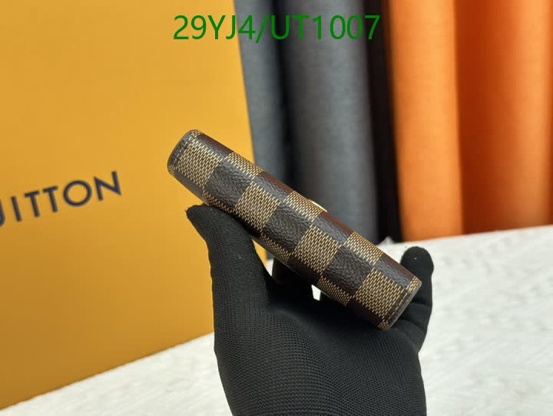 LV-Wallets-4A Quality Code: UT1007 $: 29USD
