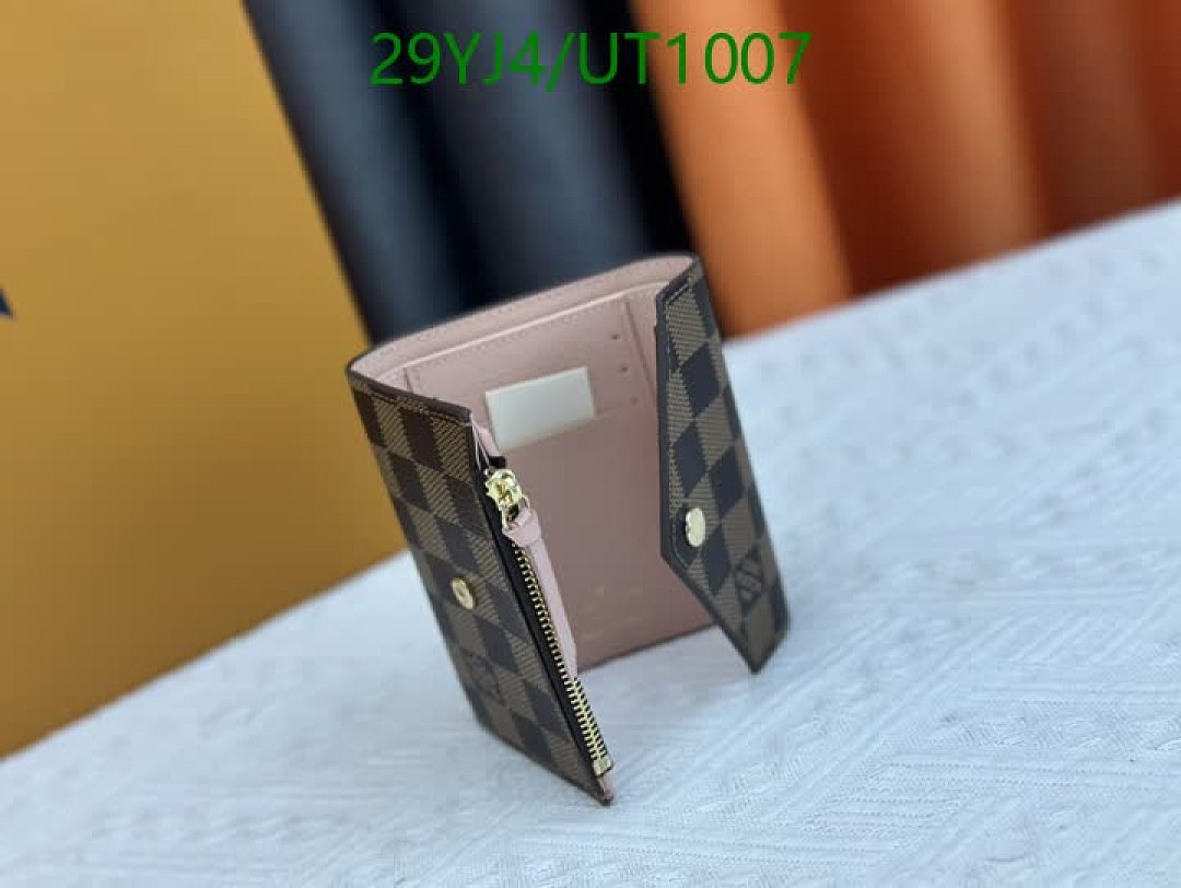 LV-Wallets-4A Quality Code: UT1007 $: 29USD