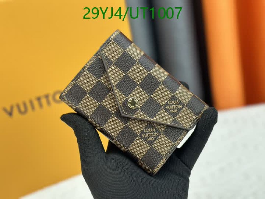 LV-Wallets-4A Quality Code: UT1007 $: 29USD