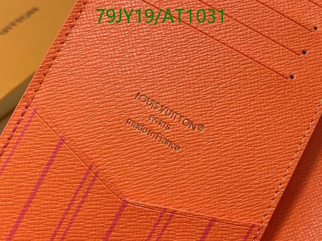 LV-WalletsMirror Quality Code: AT1031 $: 79USD