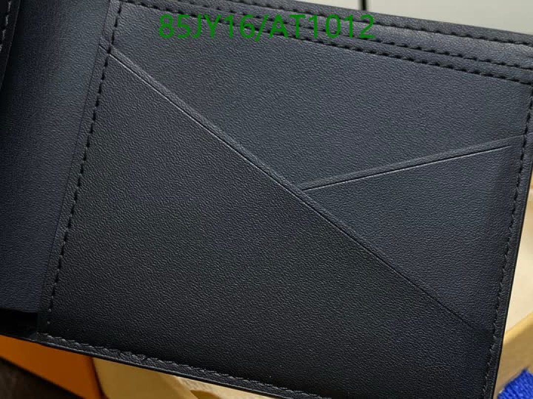 LV-WalletsMirror Quality Code: AT1012 $: 85USD