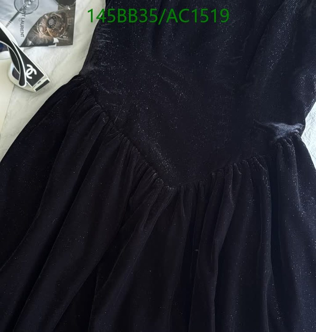 Burberry-Clothing Code: AC1519 $: 145USD
