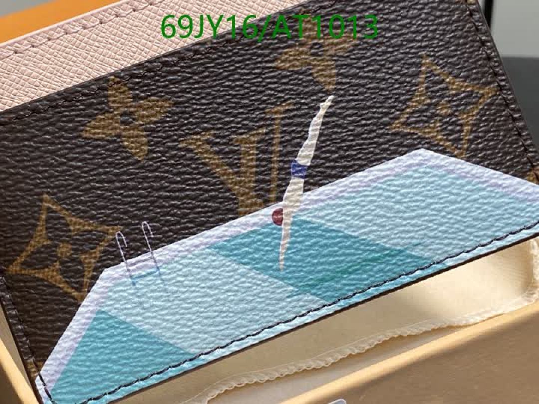 LV-WalletsMirror Quality Code: AT1013 $: 69USD