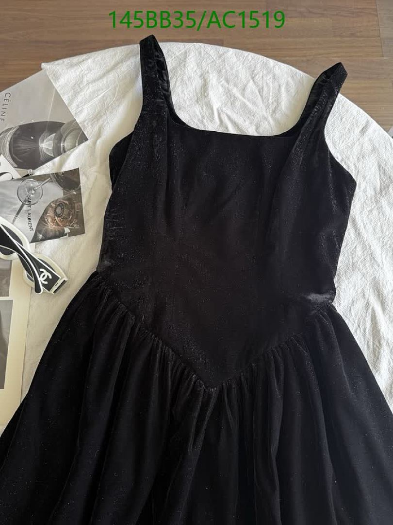 Burberry-Clothing Code: AC1519 $: 145USD