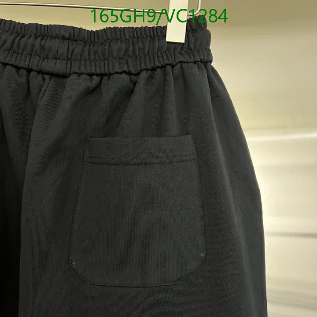 Moncler-Clothing Code: VC1284 $: 165USD