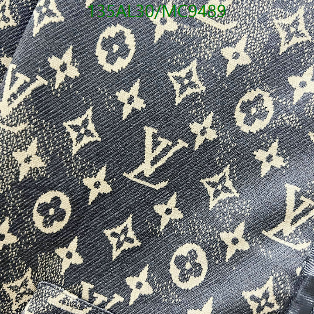 LV-Clothing Code: MC9489 $: 135USD
