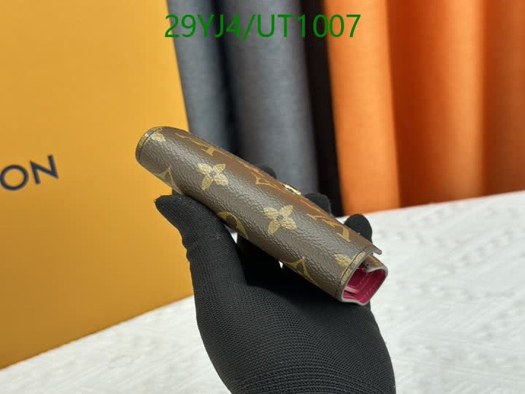 LV-Wallets-4A Quality Code: UT1007 $: 29USD