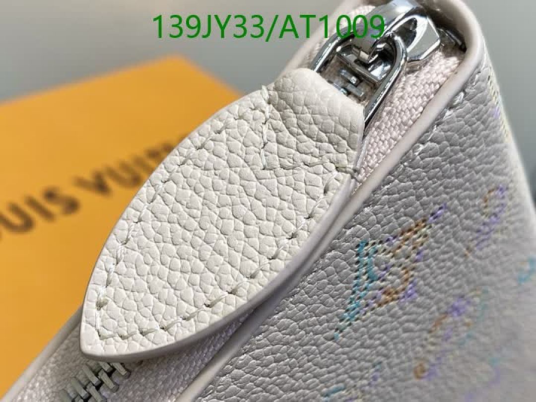 LV-WalletsMirror Quality Code: AT1009 $: 139USD