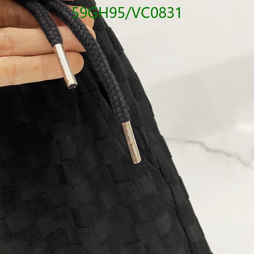 LV-Clothing Code: VC0831 $: 59USD