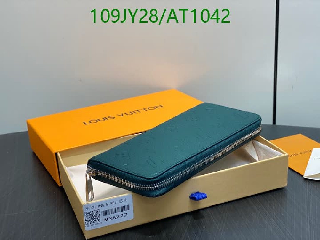 LV-WalletsMirror Quality Code: AT1042 $: 109USD