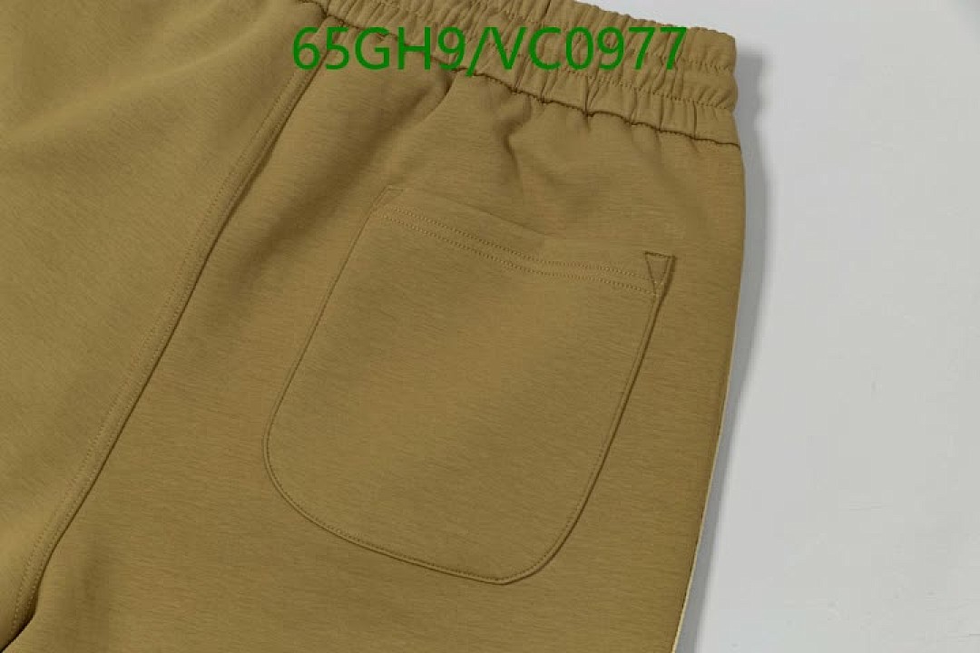 Burberry-Clothing Code: VC0977 $: 65USD