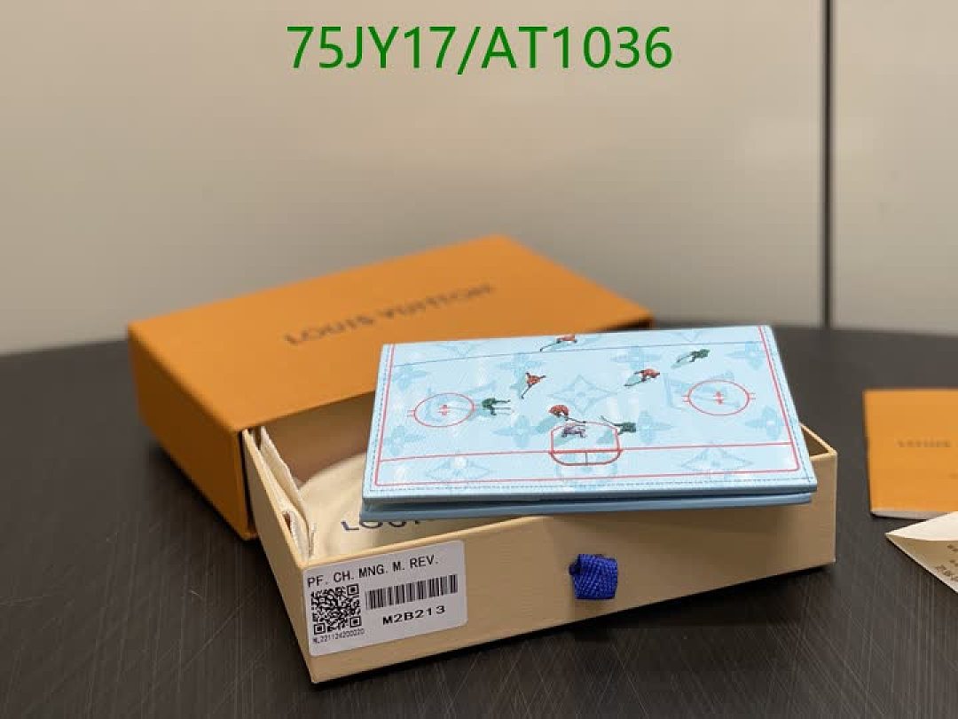 LV-WalletsMirror Quality Code: AT1036 $: 75USD