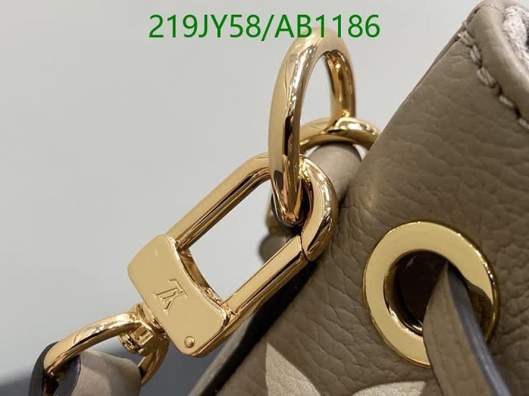 LV-BagsMirror Quality Code: AB1186 $: 219USD