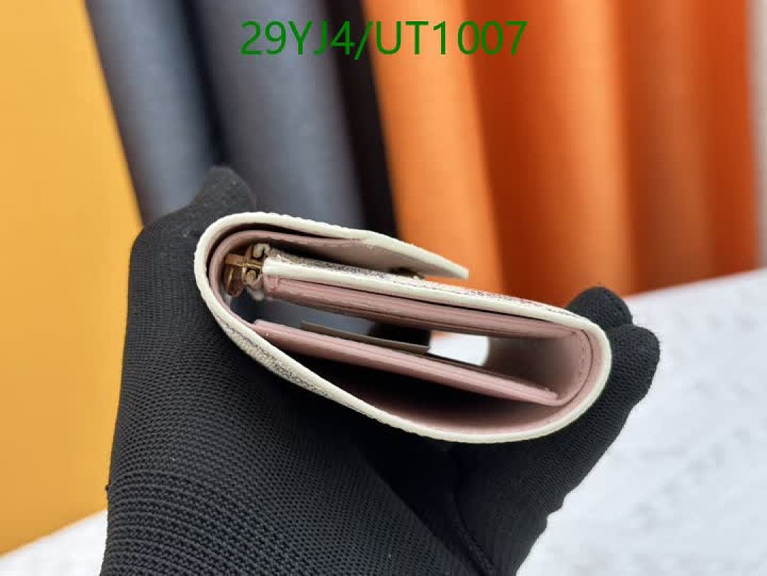 LV-Wallets-4A Quality Code: UT1007 $: 29USD