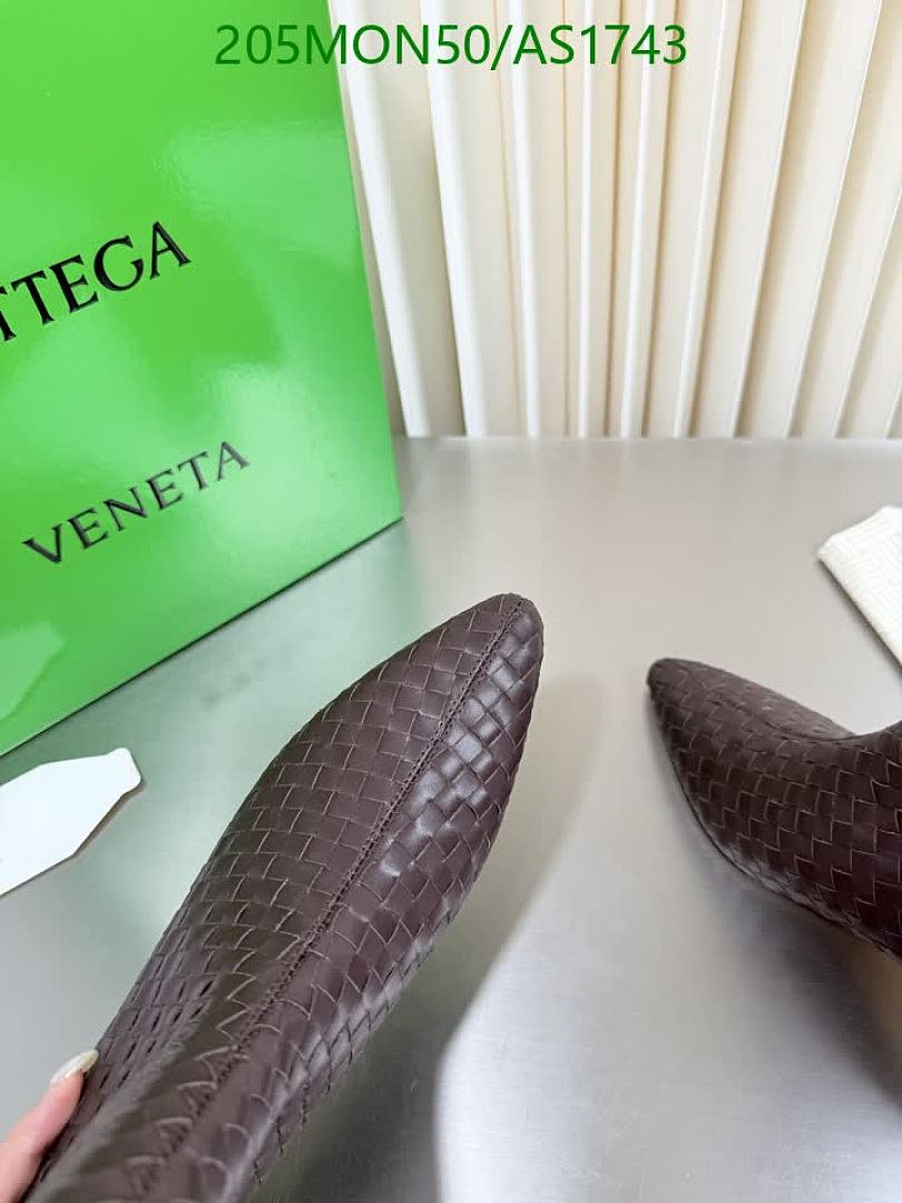 BV-Women Shoes Code: AS1743 $: 205USD
