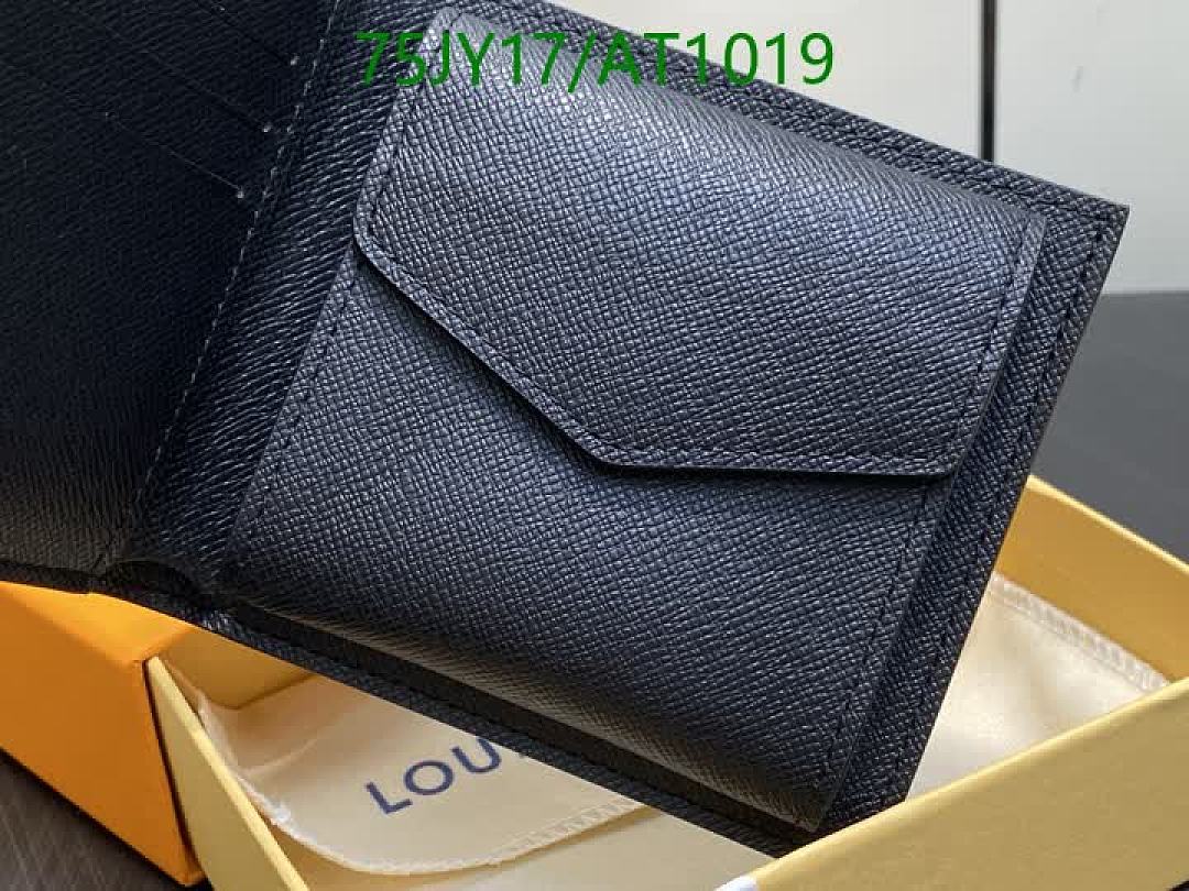 LV-WalletsMirror Quality Code: AT1019 $: 75USD