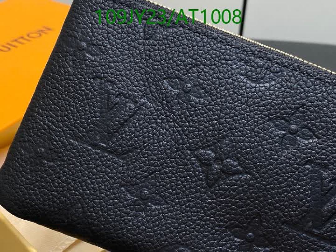 LV-WalletsMirror Quality Code: AT1008 $: 109USD
