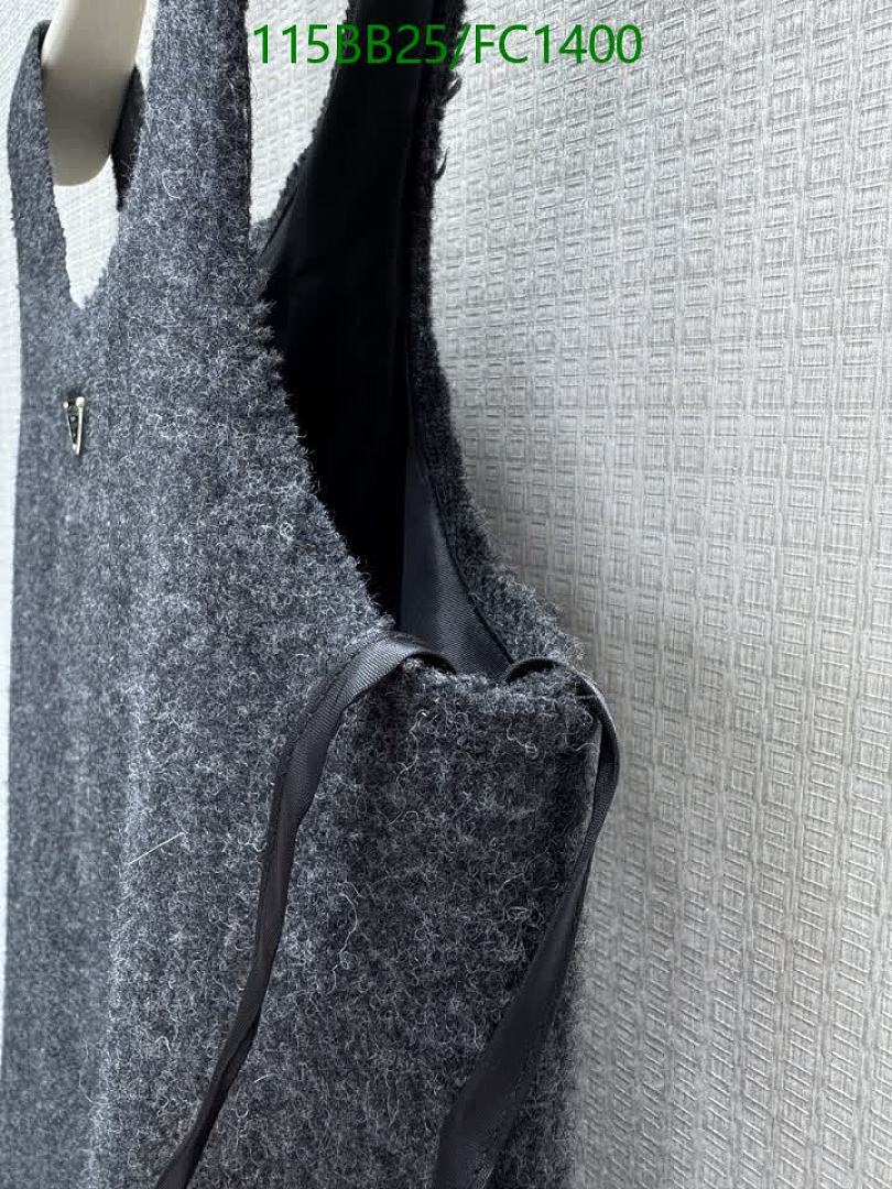 Prada-Clothing Code: FC1400 $: 115USD