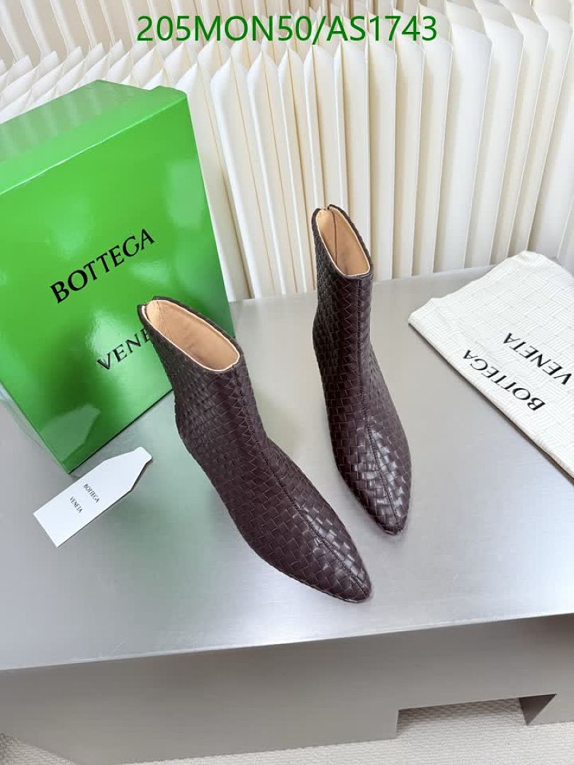 BV-Women Shoes Code: AS1743 $: 205USD