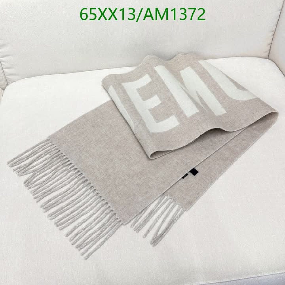 Jacquemus-Scarves Code: AM1372 $: 65USD