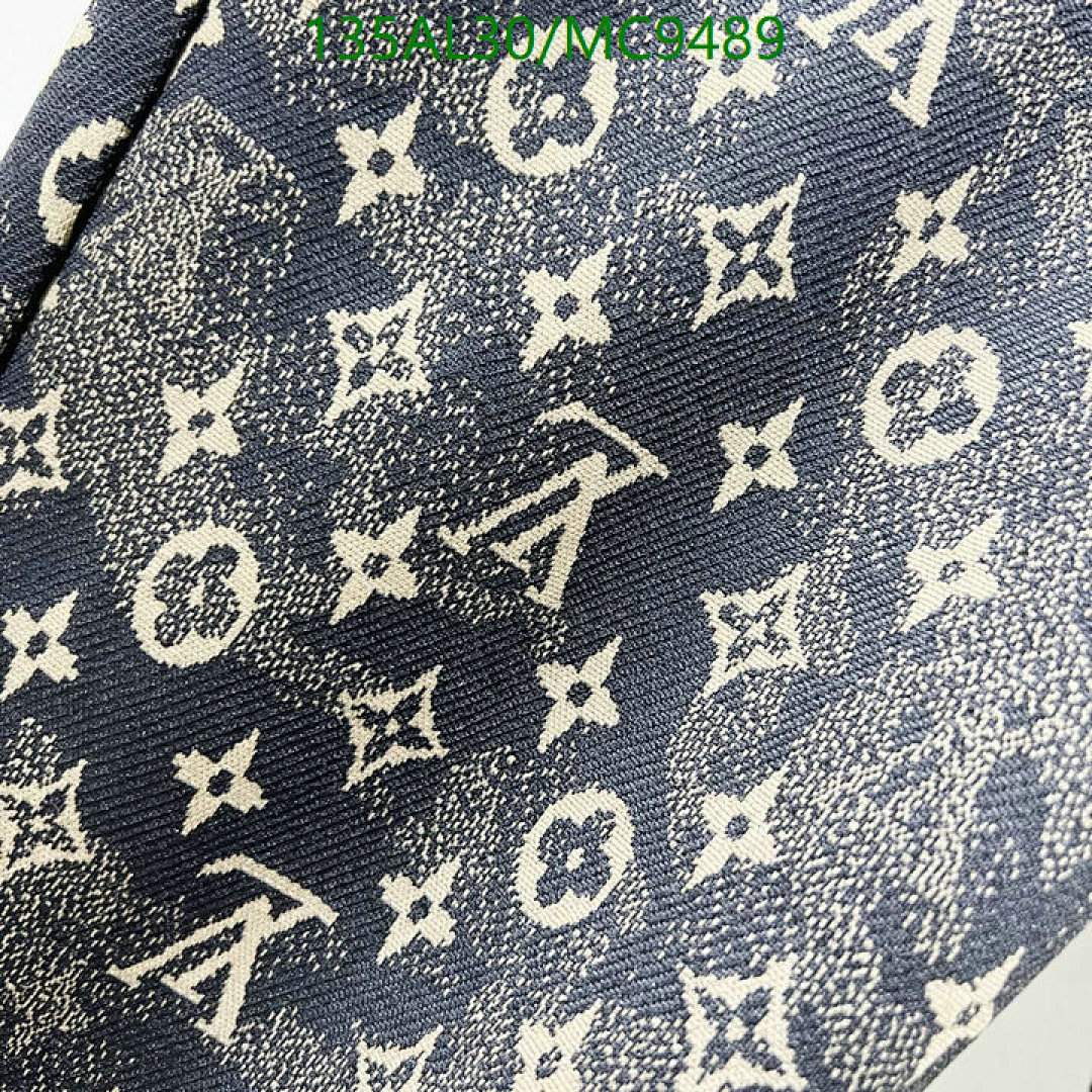 LV-Clothing Code: MC9489 $: 135USD