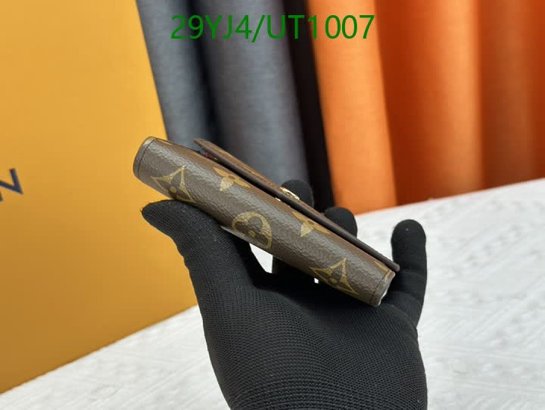 LV-Wallets-4A Quality Code: UT1007 $: 29USD