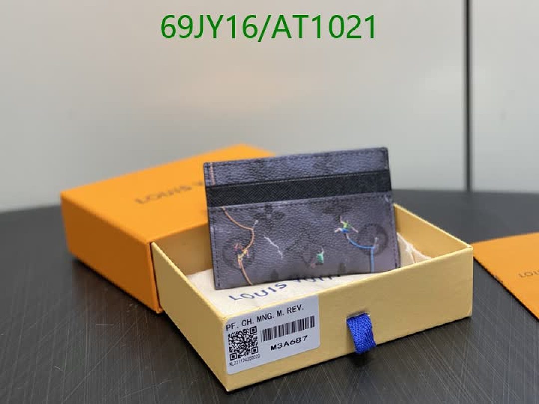 LV-WalletsMirror Quality Code: AT1021 $: 69USD